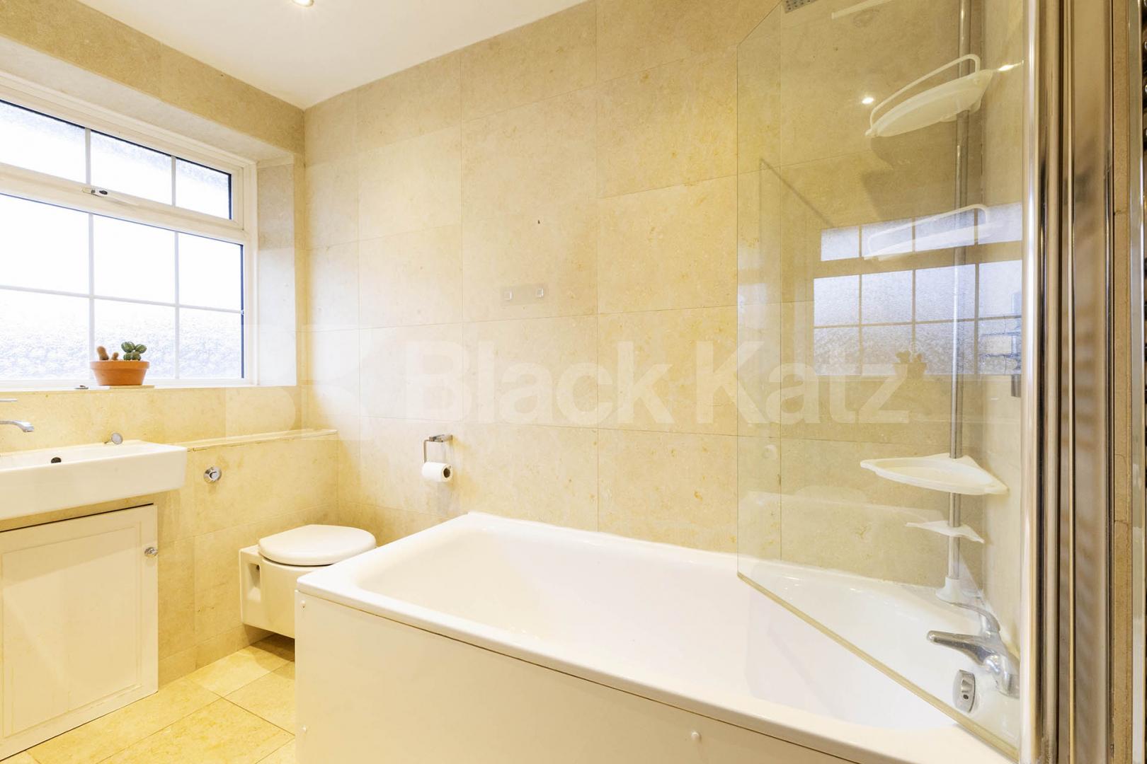 			3 Bedroom, 1 bath, 1 reception House			 Wormholt Road, Shepherds Bush